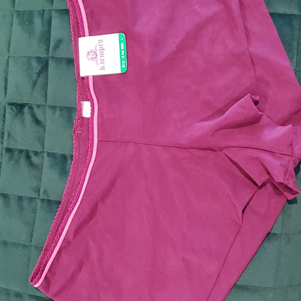 B.tempt'd by Wacoal purple mesh boyshort, size large